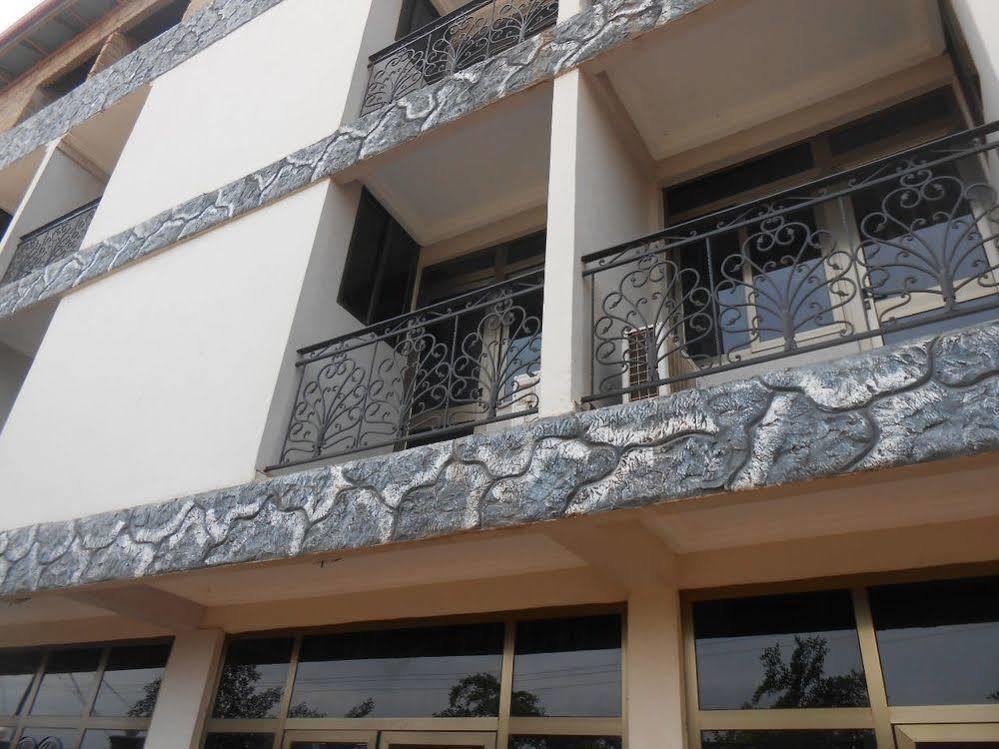 Nicolizy Hotell Accra Exteriör bild